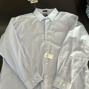 Classic fit, wrinkle free baby blue dress shirt brand new with tag size 34/35